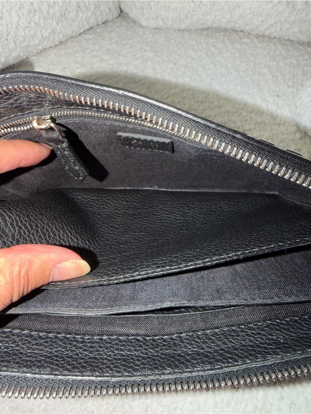 Fendi Selleria Black Leather Wristlet Clutch with Contrast Stitch - Picture 4 of 11